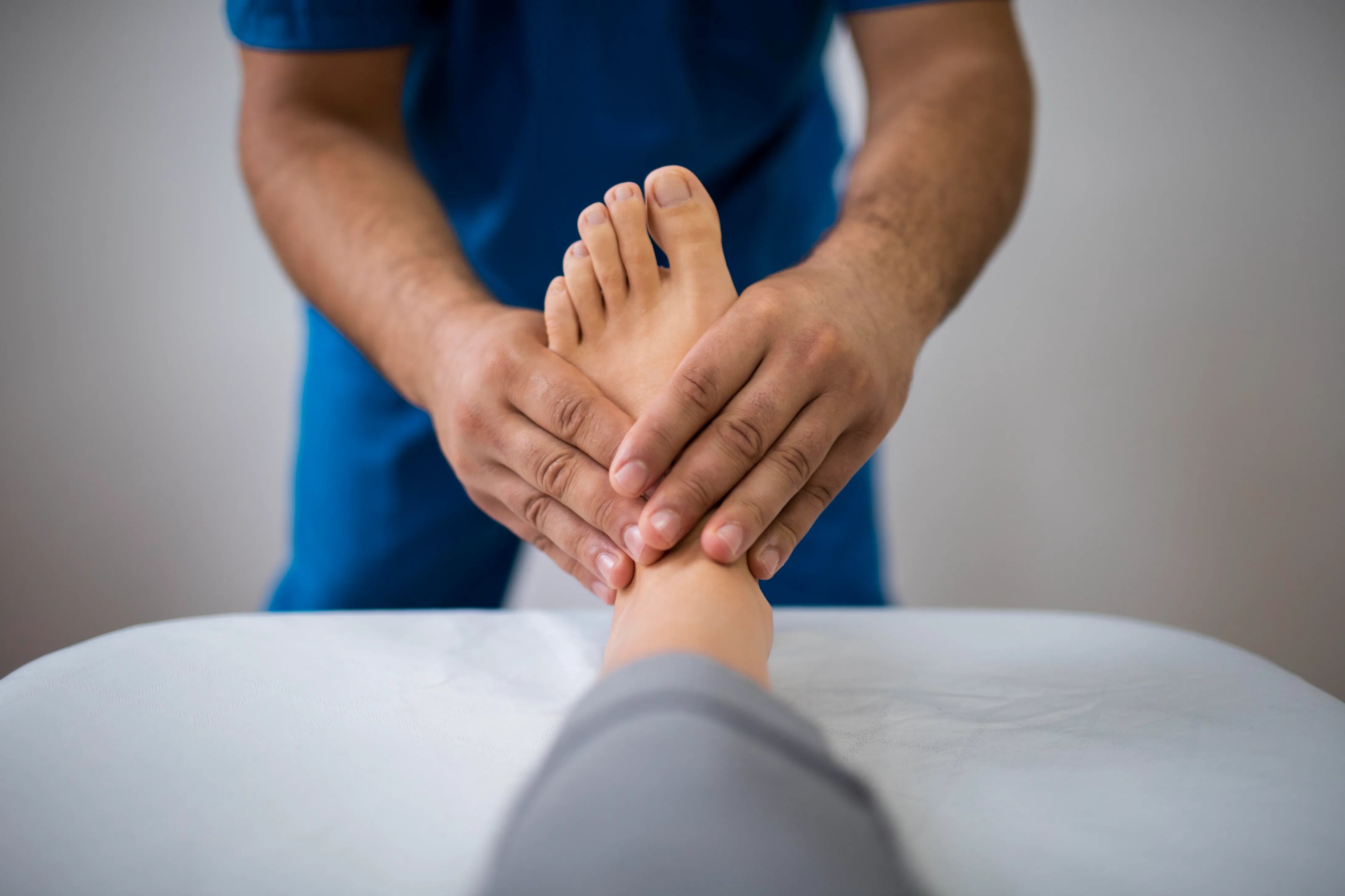 Osteopathy patoient getting tretment massage